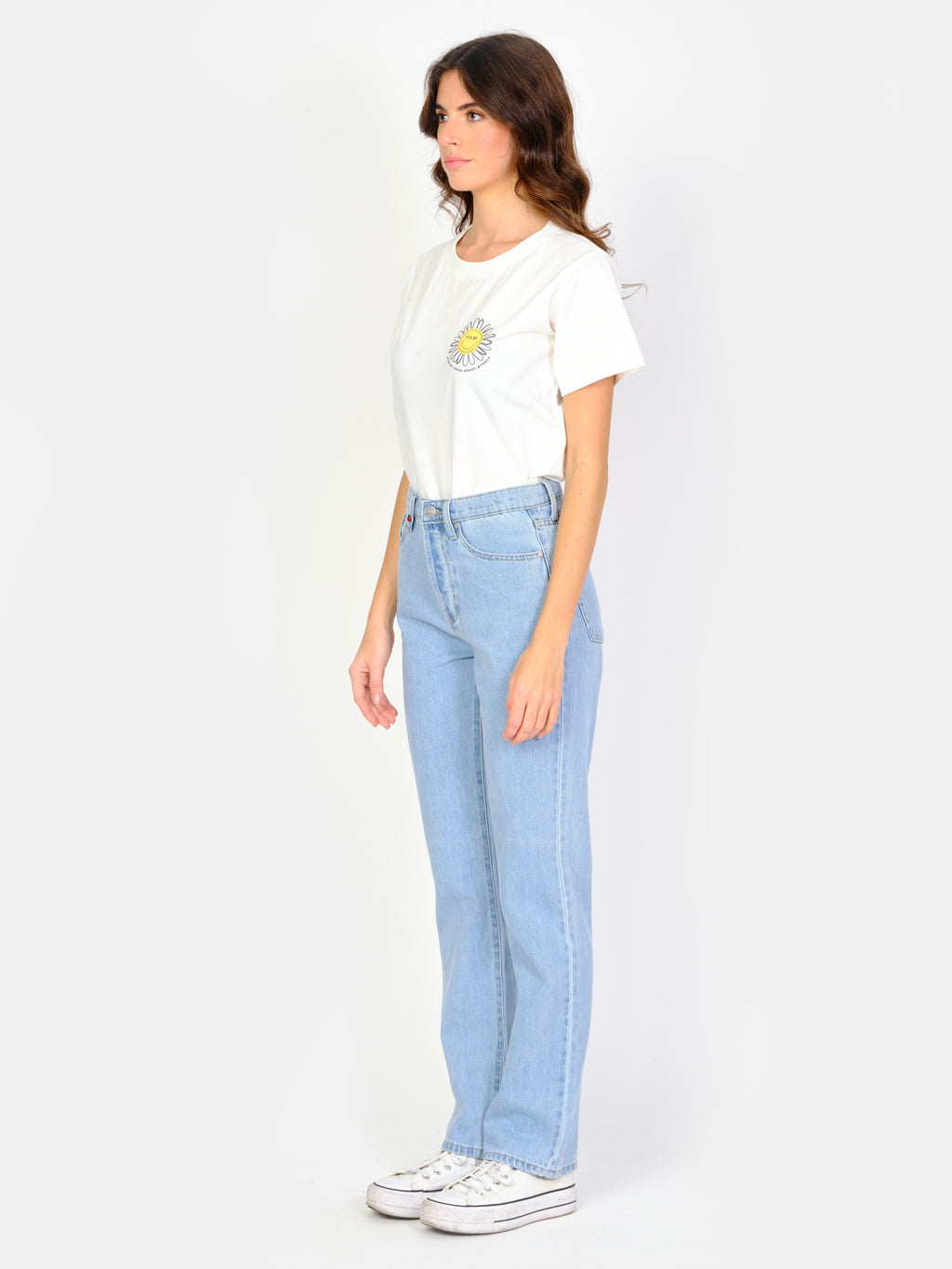 Jean droit bleu taille mi-haute PAOLI femme, LIGHT BLUE, taille 25, porté par Amanda (1m76) – photo 3