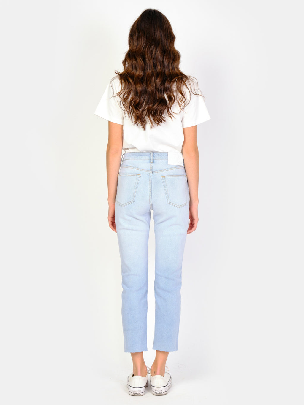 Jean mom bleu PATRICIA BLUE DYE femme, BLUE DYE, taille 25, porté par Amanda (1m76) – photo 4