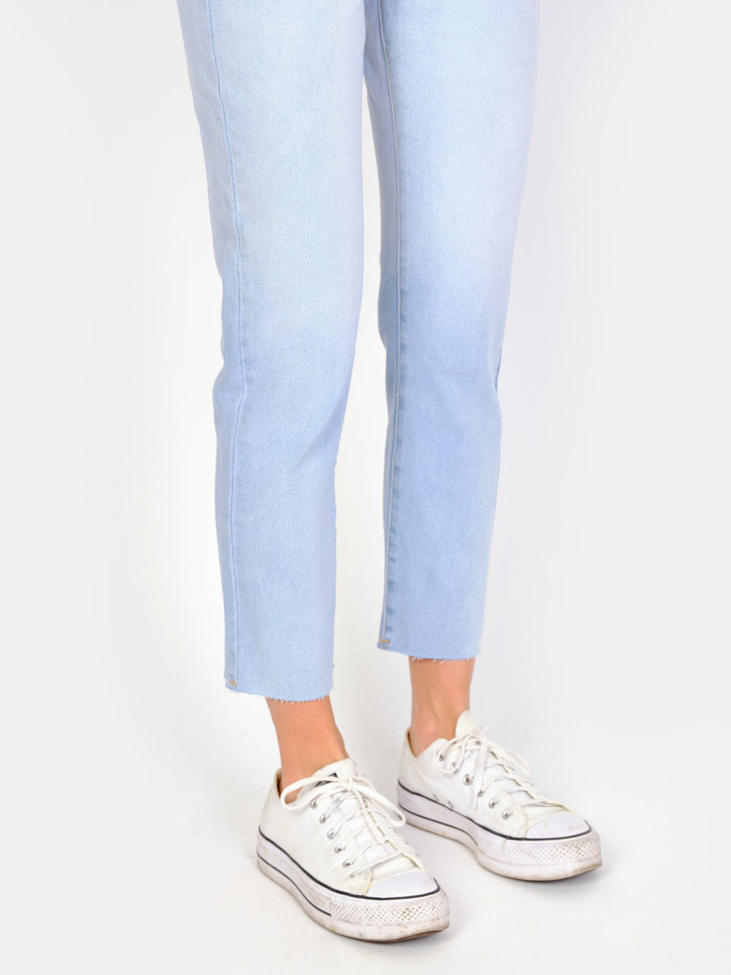 Jean mom bleu PATRICIA BLUE DYE femme, BLUE DYE, taille 25, porté par Amanda (1m76) – photo 5