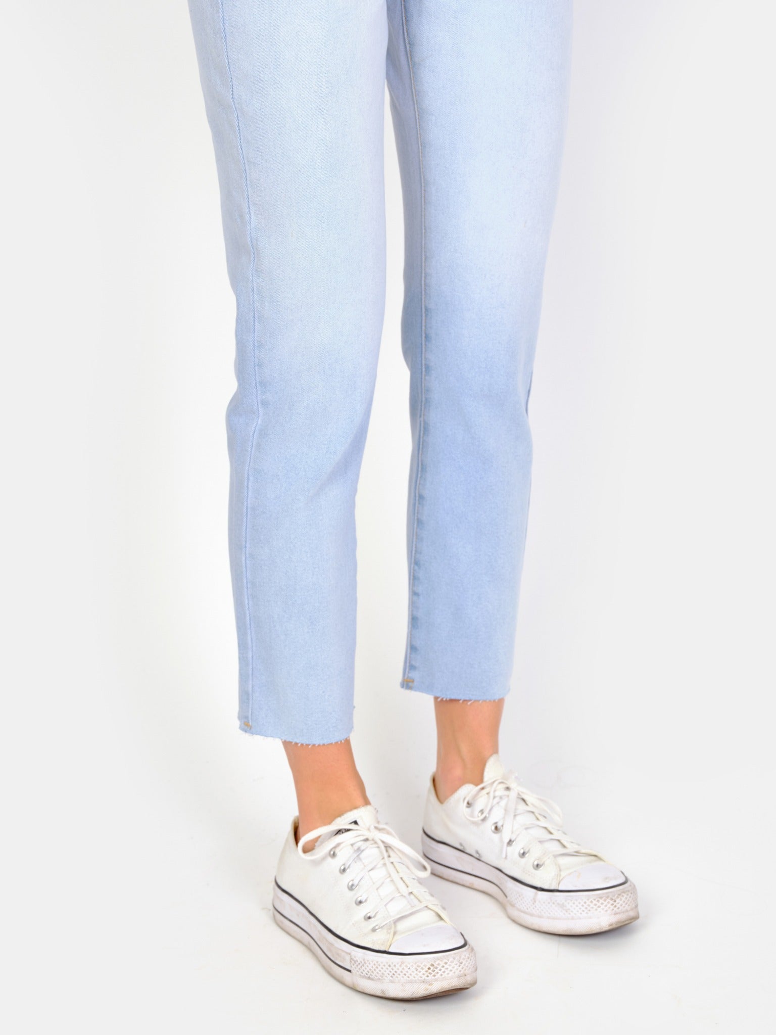 Jean mom bleu PATRICIA BLUE DYE femme, BLUE DYE, taille 25, porté par Amanda (1m76) – photo 5
