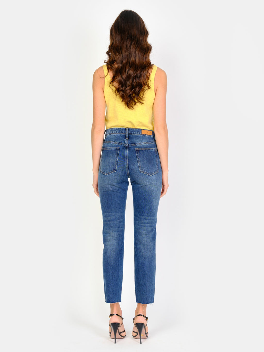 Jean mom stone PATRICIA femme, STONE, taille 25, porté par Amanda (1m76) – photo 4